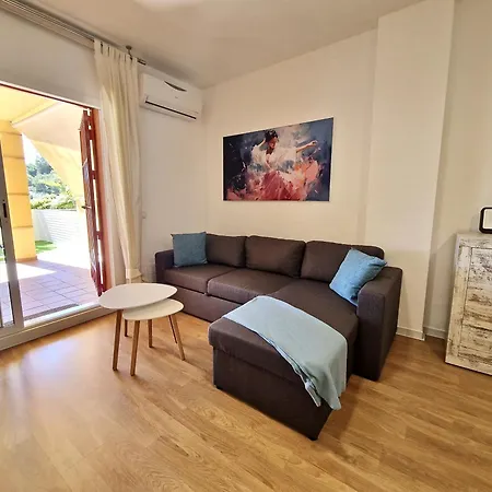 Apartment Sr Reserva De 2bdr With Private Garden *